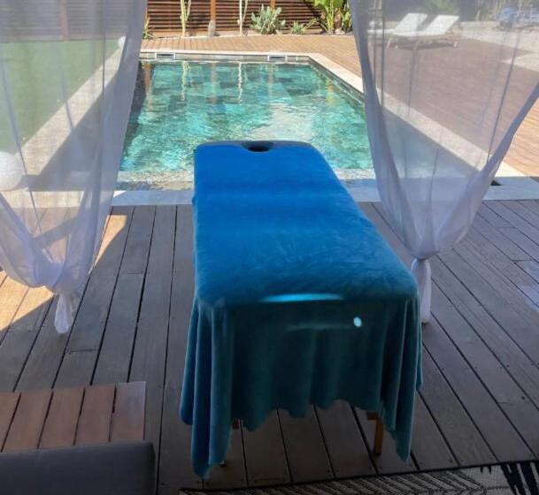 ベッドアンドブレックファースト Chambre D Hôtes   Villa Pierredon