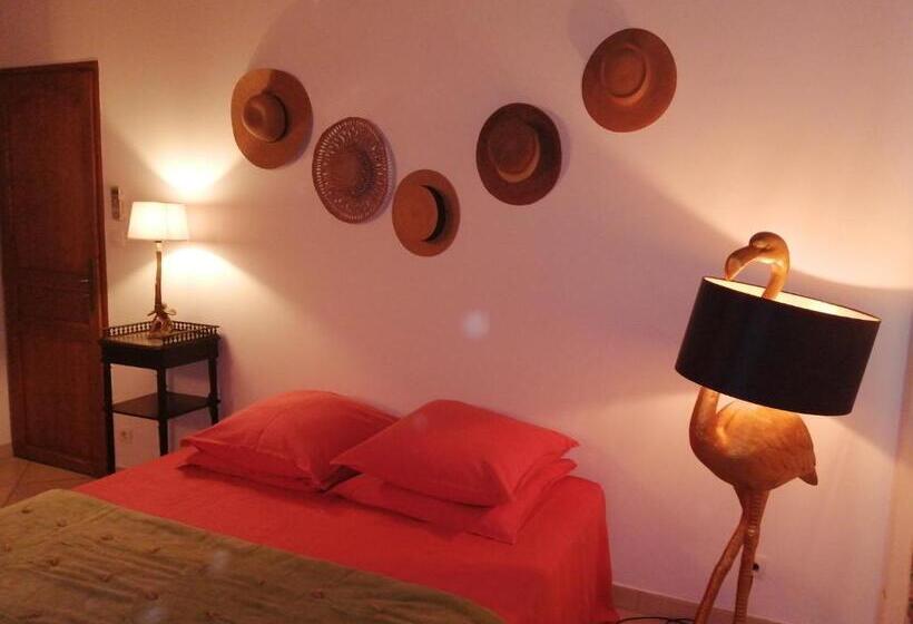 ベッドアンドブレックファースト Chambre D Hôtes Les Moutons Bleus