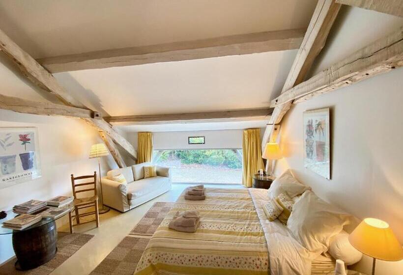 Bed and Breakfast Domaine De Treilles