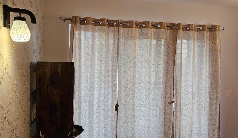 مبيت وإفطار La Grandiose Luxury Serviced Apartments