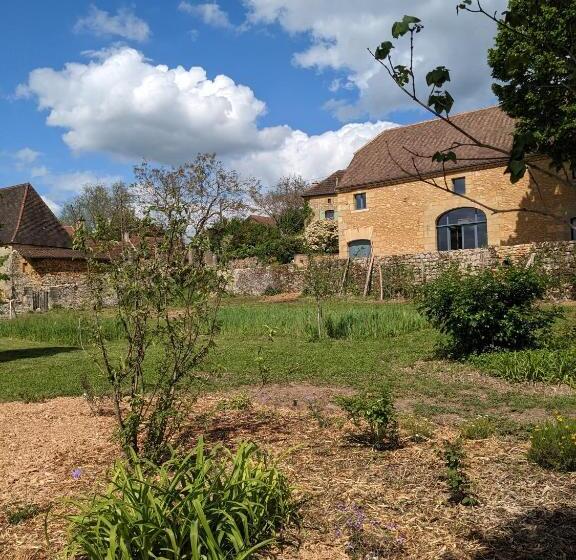 住宿加早餐  La Grange Symphorine, Chambre D Hôtes De Charme Située Entre La Vallée De La Dordogne Et La Vallée D