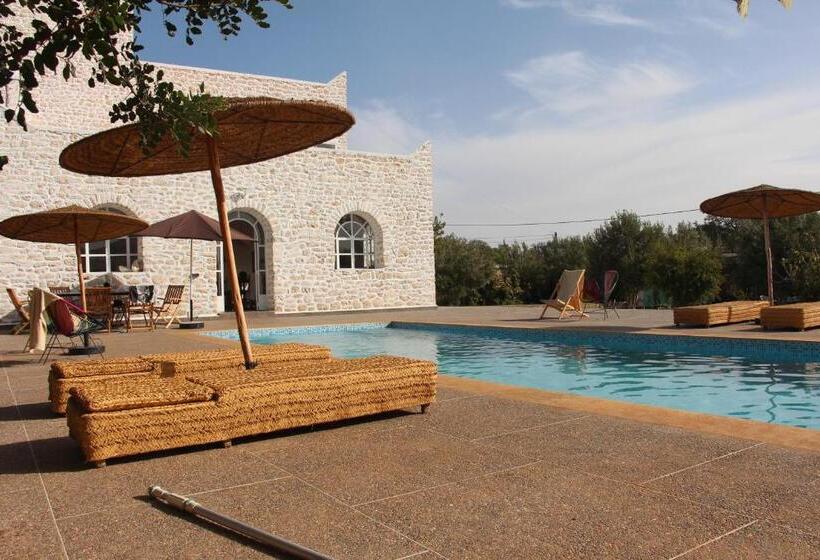 تختخواب و صبحانه Les Jardins Fleuris