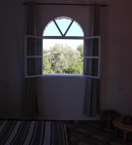 تختخواب و صبحانه Les Jardins Fleuris