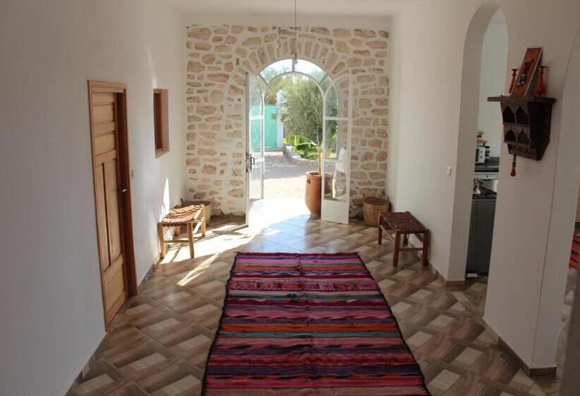 تختخواب و صبحانه Les Jardins Fleuris