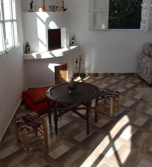 تختخواب و صبحانه Les Jardins Fleuris