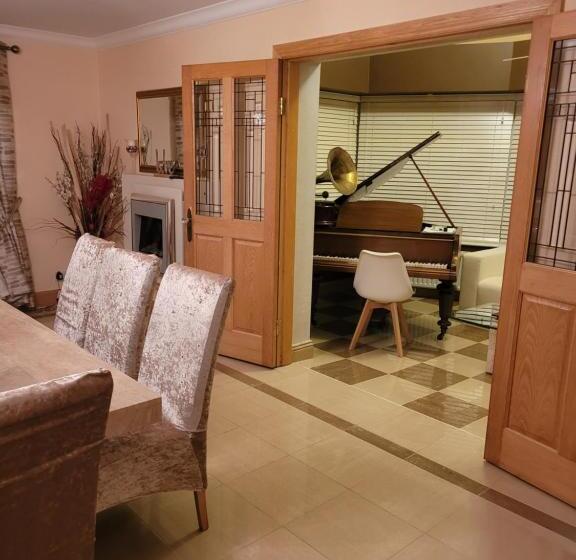 민박 Mountain View Kingscourt