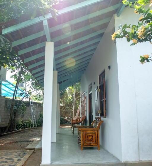 민박 Savindra Villa