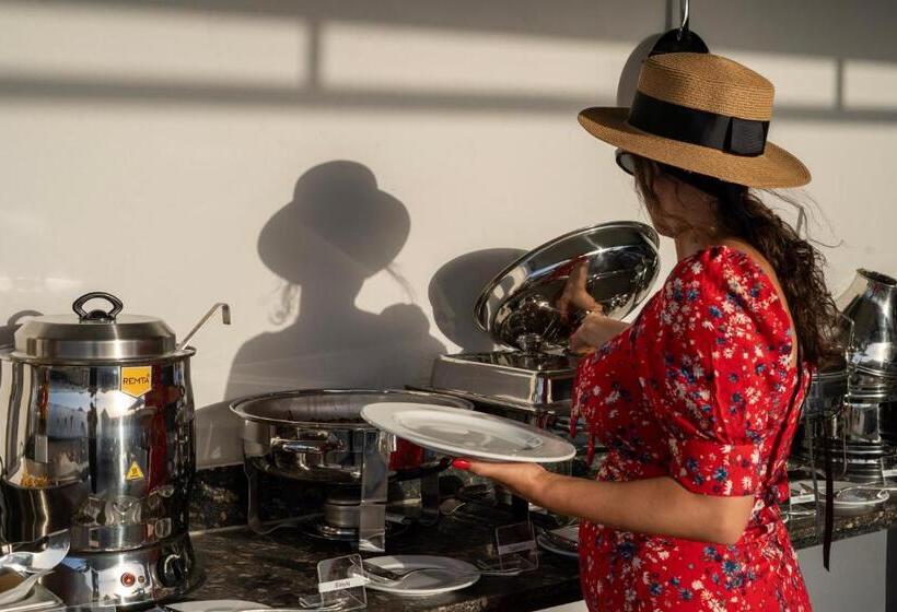 تختخواب و صبحانه Sun And Sand Guest House