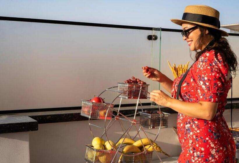 تختخواب و صبحانه Sun And Sand Guest House