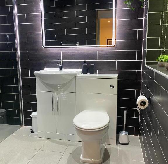 住宿加早餐  The Midway