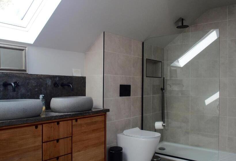 ベッドアンドブレックファースト Water Edge