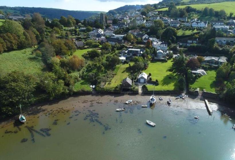 ベッドアンドブレックファースト Water Edge