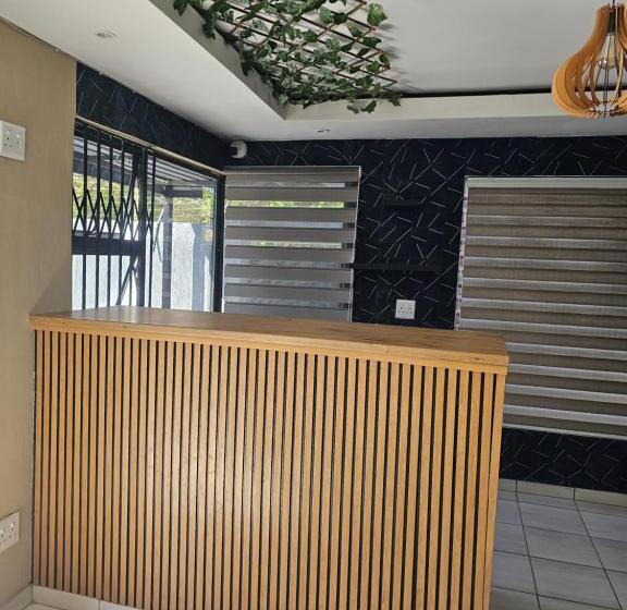 Bed and Breakfast Yello Guest House Ce2