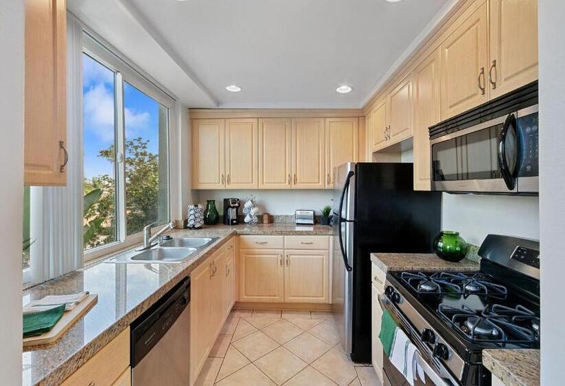 Beverly Hills Glamour Oasis 2 Br Apt With Parking 304