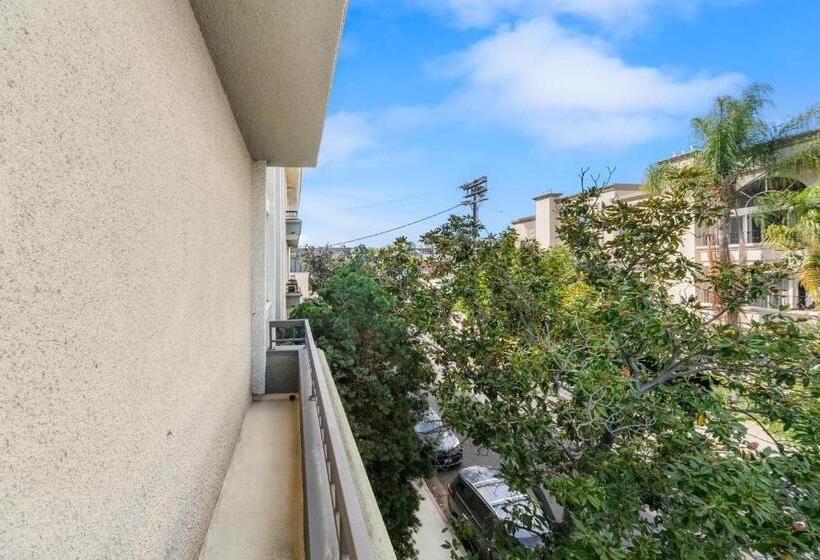 Beverly Hills Glamour Oasis 2 Br Apt With Parking 304