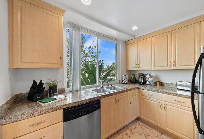 Beverly Hills Glamour Oasis 2 Br Apt With Parking 304