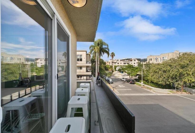 Beverly Hills Glamour Oasis 2 Br Apt With Parking 304