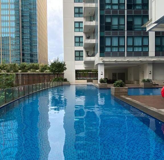 Bgc Staycation At Casa Lucca 200mbps Wifi