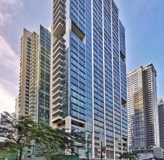 Bgc Staycation At Casa Lucca 200mbps Wifi