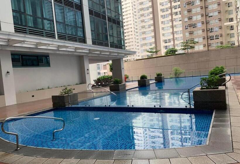 Bgc Staycation At Casa Lucca 200mbps Wifi