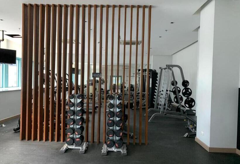 Bgc Staycation At Casa Lucca 200mbps Wifi