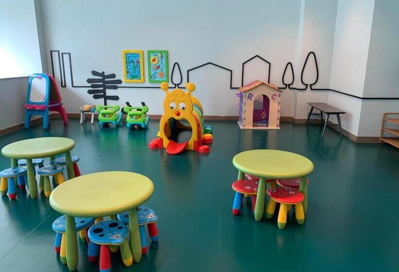 Bgc Staycation At Casa Lucca 200mbps Wifi