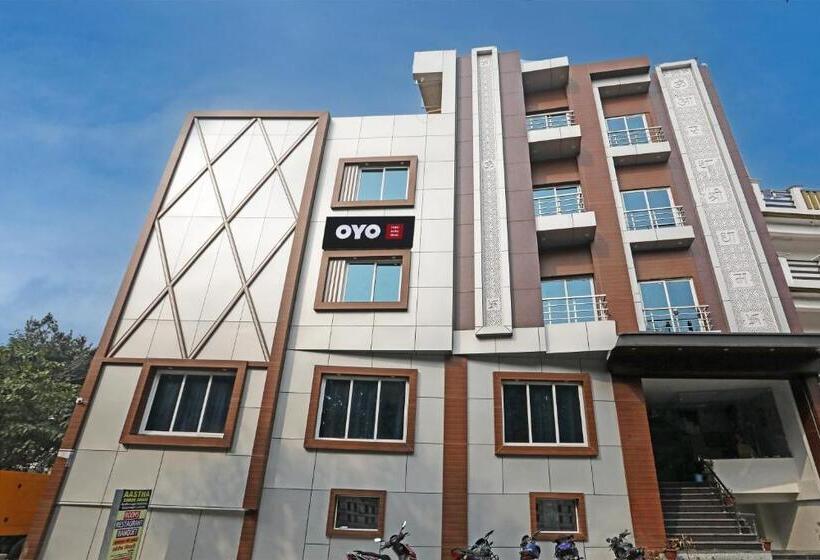 ホテル Aastha Shree Dham