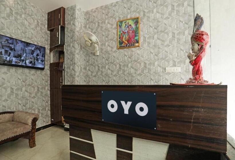 ホテル Aastha Shree Dham