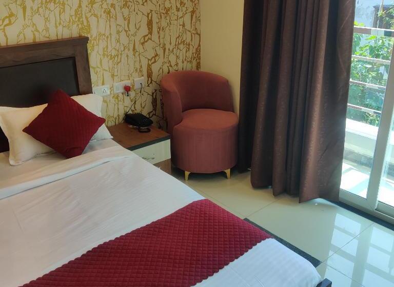 ホテル Aastha Shree Dham