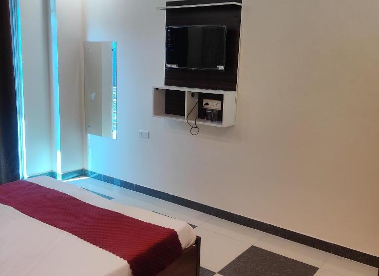 ホテル Aastha Shree Dham