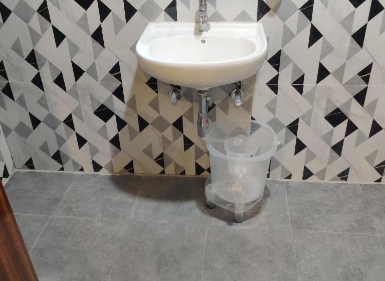 ホテル Aastha Shree Dham