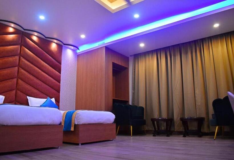 酒店 Anticlock Suites & Resorts