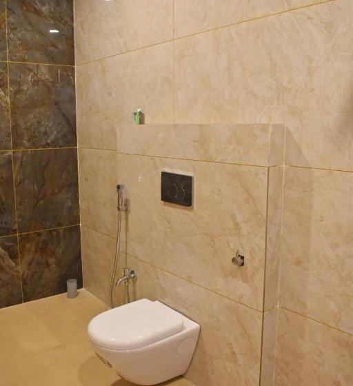 Отель Anticlock Suites & Resorts