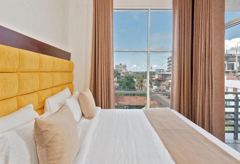 Отель Beverly Beach Negombo