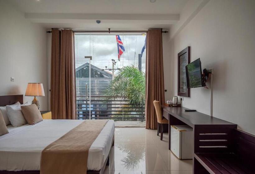 Отель Beverly Beach Negombo