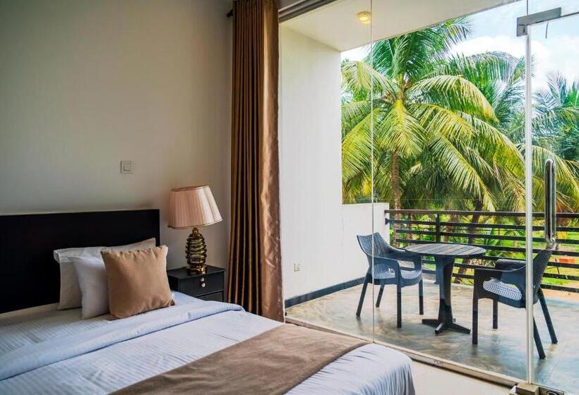 Отель Beverly Beach Negombo