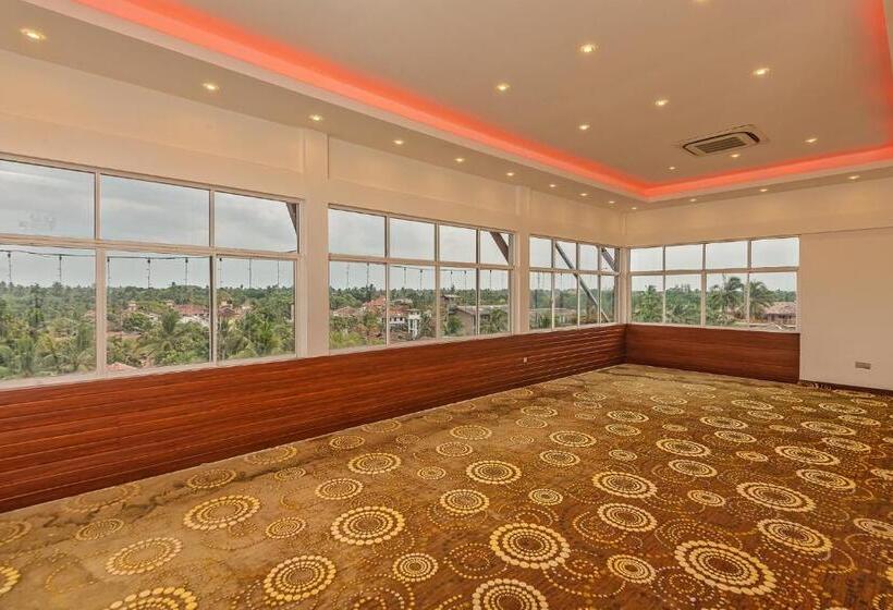 Отель Beverly Beach Negombo