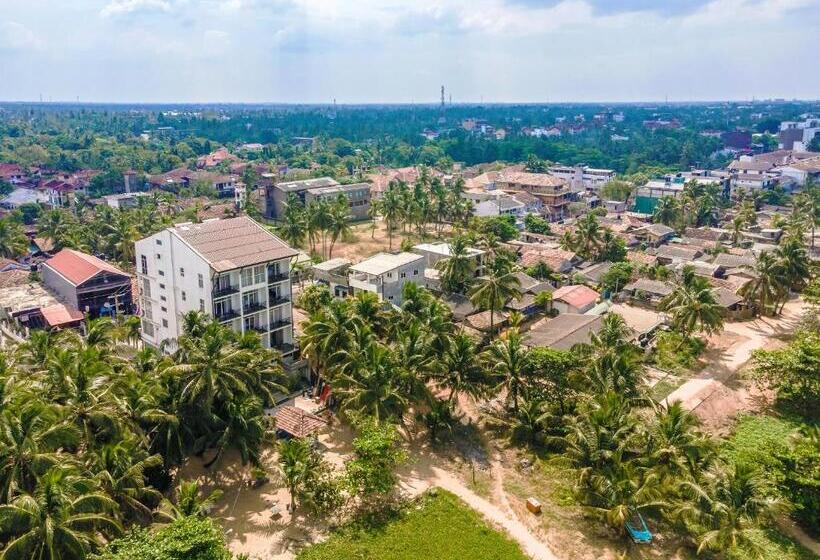 Отель Beverly Beach Negombo