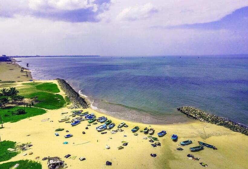 Отель Beverly Beach Negombo