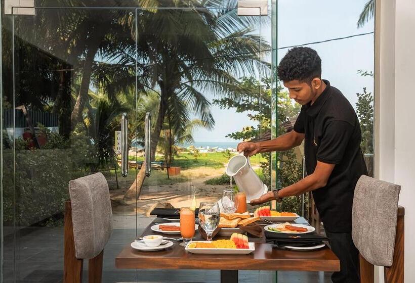 Отель Beverly Beach Negombo