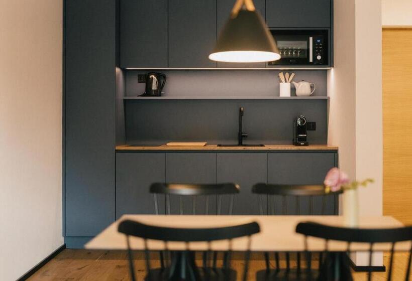 Отель Cella Apartments