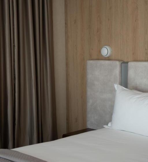 בית מלון כפרי Great White