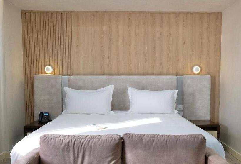 בית מלון כפרי Great White