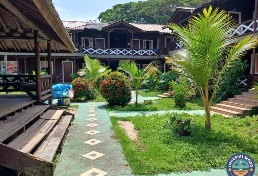 هتل Imperial Wood