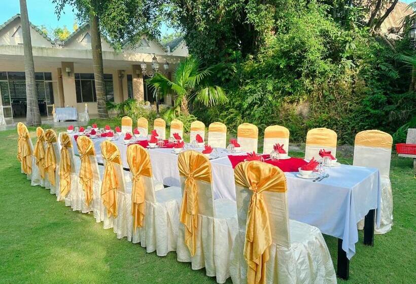 هتل Khách Sạn Hoàng Mai Dung Quất