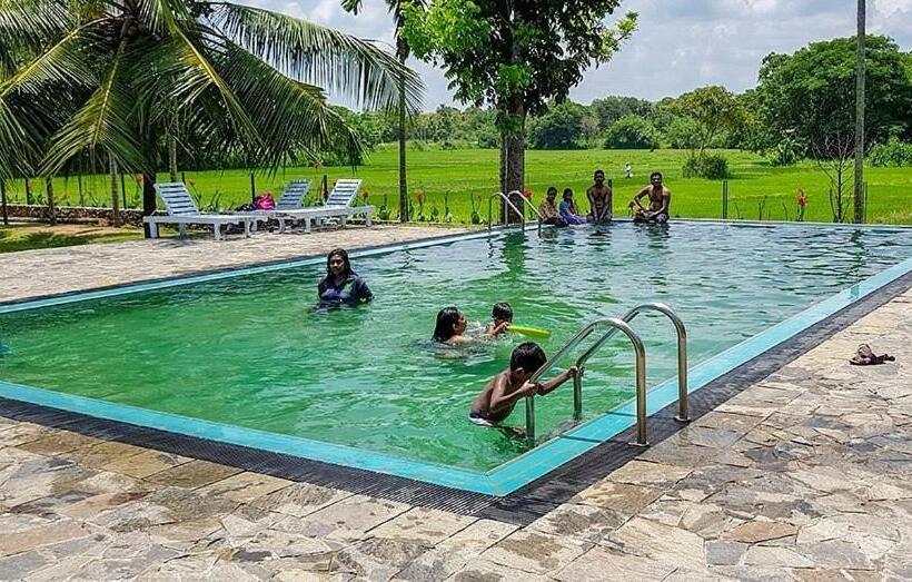 בית מלון כפרי Lavendish Wild Wilpattu