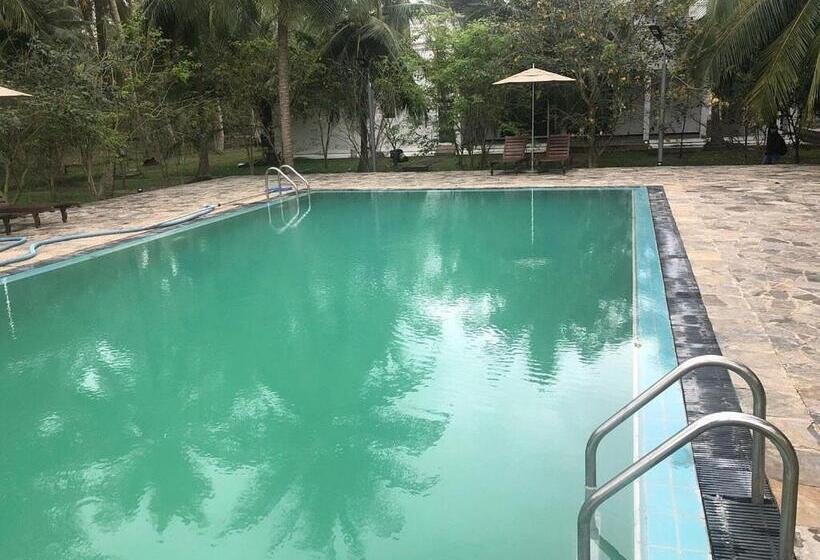 בית מלון כפרי Lavendish Wild Wilpattu