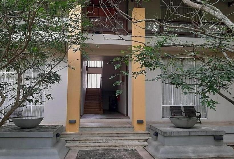 בית מלון כפרי Lavendish Wild Wilpattu