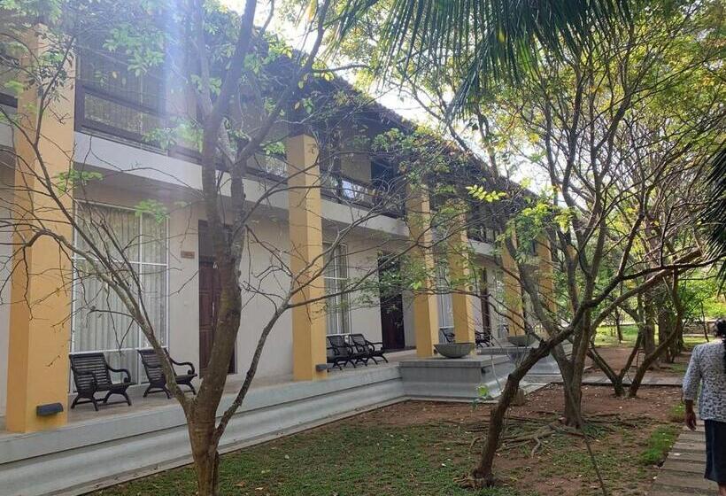 בית מלון כפרי Lavendish Wild Wilpattu