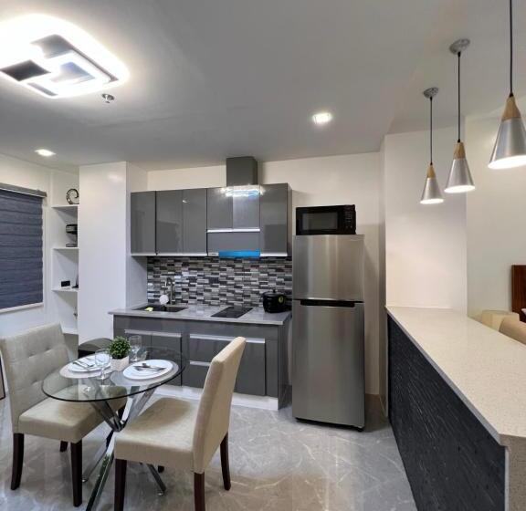 هتل Luxury Cabin Near Fields Avenue